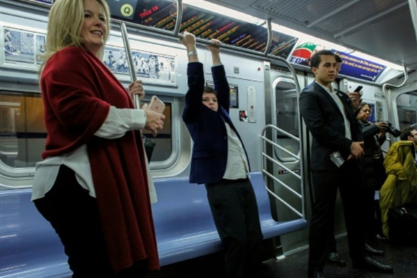 Les New-Yorkais aux anges devant leurs nouvelles stations de métro