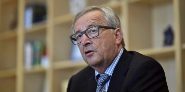 « Les Français dépensent trop », se plaint Juncker à Macron