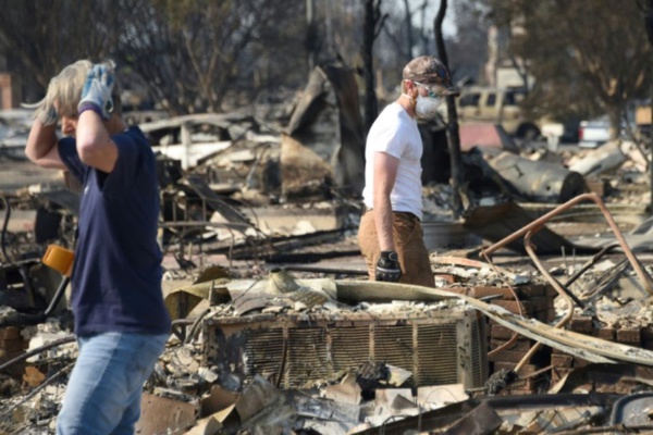 Après des incendies qui ont fait 21 morts, la Californie reçoit du secours