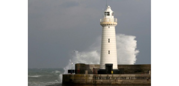 La tempête Ophelia fait trois morts en Irlande