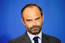 Edouard Philippe appelle Hollande à faire preuve d'"humilité"