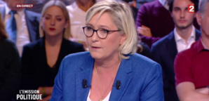 Faut-il sortir de l'euro ? "Nous allons voir", dit Marine Le Pen