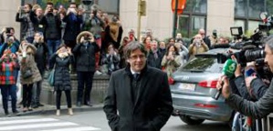 Puigdemont, convoqué par la justice espagnole, s'installe à Bruxelles