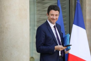 France: le gouvernement remanié, Griveaux nommé porte-parole