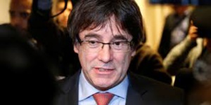 Catalogne: Puigdemont hésite à rentrer de Bruxelles