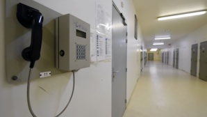 Prisons : le ministère de la Justice veut installer un téléphone dans chaque cellule