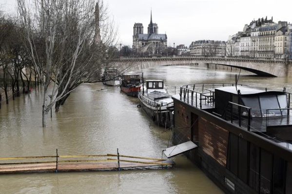 Les crues se poursuivent en France, plus de 5,5 mètres à Paris