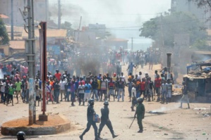 Manifestations houleuses à Conakry, le pouvoir dénonce une "déstabilisation