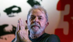 Brésil: Lula termine sa tournée dans le sud sous forte tension