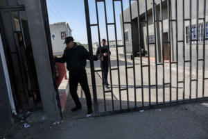 Israël ferme le seul point de passage de marchandises vers Gaza