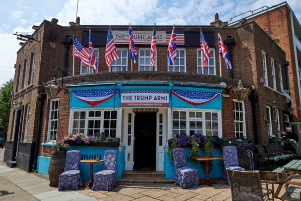 Dans un Londres hostile à Trump, un pub lui déroule le tapis rouge