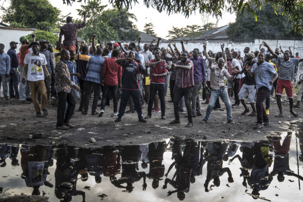 Des militants de l'opposition à Kinshasa contre le report de la présidentielle