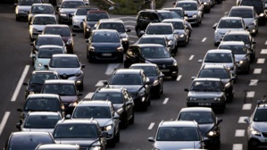 Vague de chaleur, les véhicules polluants bannis de Paris mardi