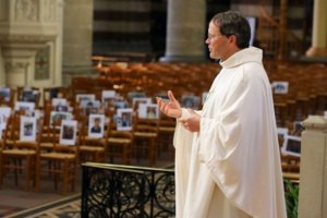 La Conférence des évêques de France contre l'interdiction des messes