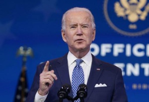 États-Unis: Joe Biden dénonce les retards dans la distribution des vaccins