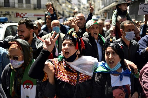 ALGERIE : Des milliers de manifestants face à une répression qui s’accroît