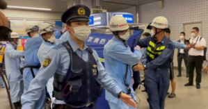 Drame au Japon : Une attaque au couteau dans un train à Tokyo fait neuf blessés