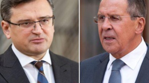 Les ministres ukrainien (Dmytro Kuleba) et russe (Serguei Lavrov) des Affaires étrangères