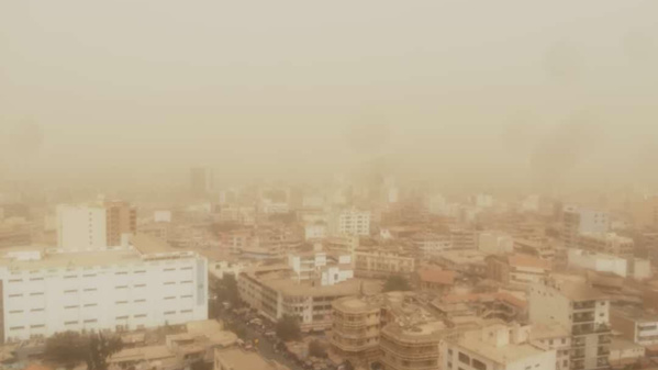 Dakar sous une couche de poussière dense jusqu'à samedi