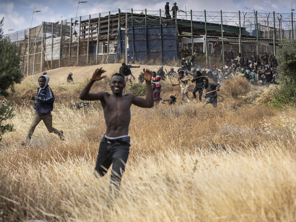 Drame de Melilla: enquête classée en Espagne, bol d'air pour le gouvernement