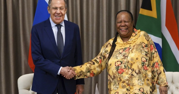 Serguei Lavrov avec son homologue sud-africaine Naledi Pandor