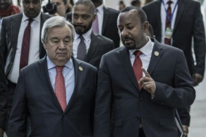 Le premier ministre éthiopien Abiy Ahmed en compagnie du secrétaire général de l'ONU au siège de l'UA à Addis Abeba le 18 février 2023