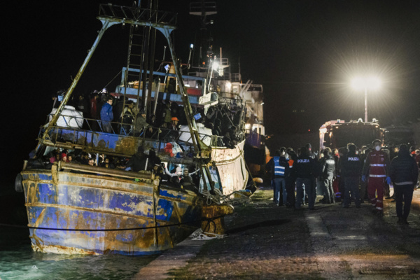 Mer Méditerranée - Plus de 1300 migrants secourus par les garde-côtes italiens