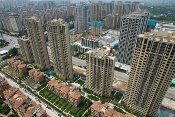 Vue aérienne du complexe d'immeubles résidentiels inachevés de Xinzheng City, le 20 juin 2023 à Zhengzhou, dans la province chinoise du Henan (photo AFP)