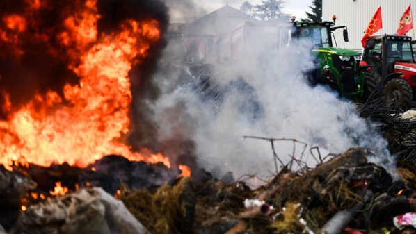 France - La mobilisation des agriculteurs s’étend, accident fatal sur un barrage