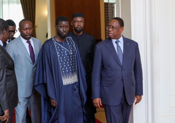 L'ex Président Sall recevant au palais son successeur quelques jours avant de quitter le pouvoir