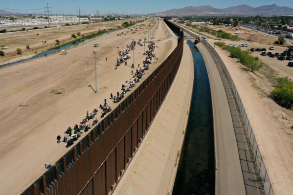 Le mur de la frontière Etats-Unis / Mexique