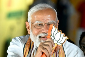 Narendra Modi, vainqueur des élections générales indiennes mais son parti BJP est en baisse