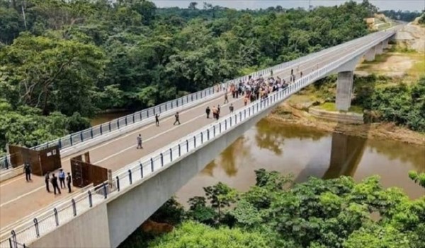 Le pont Cross River entre le Nigeria et le Cameroun