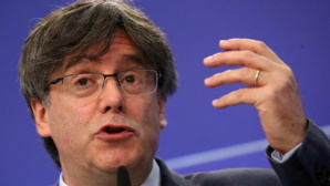 Puigdemont dit qu'il reviendra en Espagne malgré son mandat d'arrêt