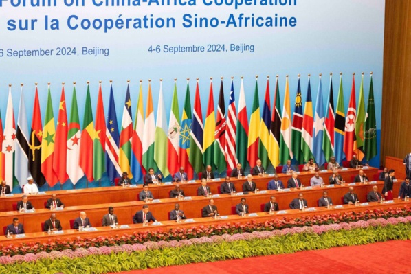 Les chefs d'Etat africains autour du Chinois Xi Jinping et du Sénégalais Bassirou Diomaye Faye au FOCAC 2024, le 5 septembre à Beijing