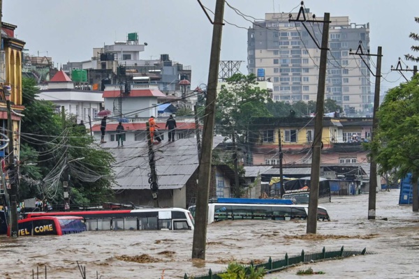 Près de 60 morts dans des inondations au Népal