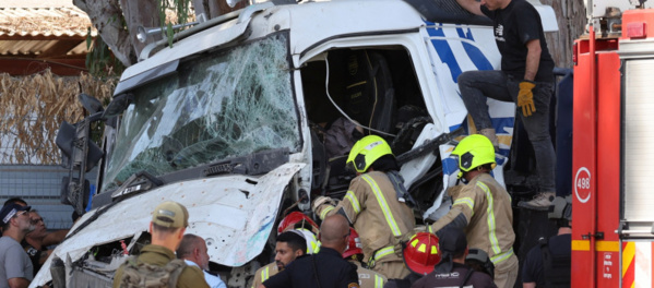 Israël : un camion fonce sur une station de bus faisant 40 blessés dans le centre