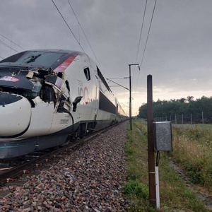 SNCF: les syndicats appellent à une grève illimitée à partir du 11 décembre