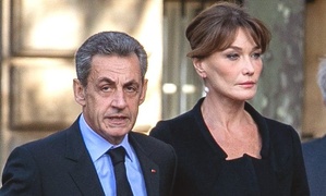 Carla Bruni en compagnie de son époux Nicolas Sarkozy