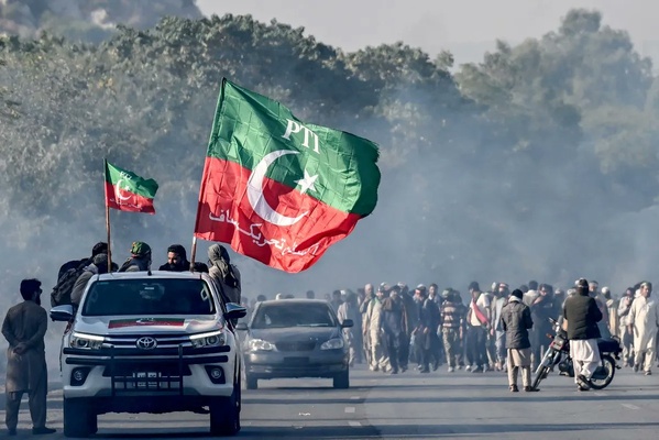 Pakistan - Une manifestation en soutien à l’ex-premier ministre Imran Khan dégénère