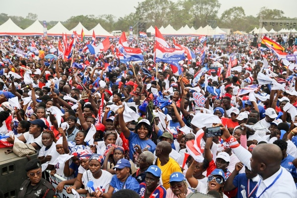 Présidentielle au Ghana: derniers meetings avant un scrutin qui s’annonce serré