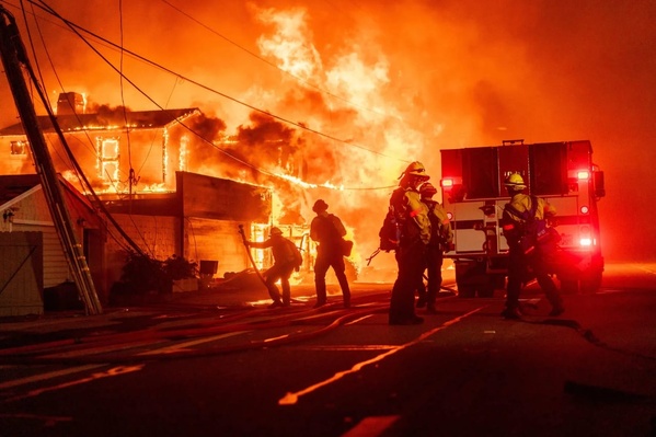 Incendies géants près de Los Angeles - « Vous devez partir maintenant ! »