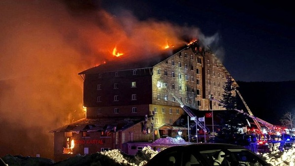 Turquie: colère après la mort de 66 vacanciers dans l'incendie d'un hôtel d'altitude