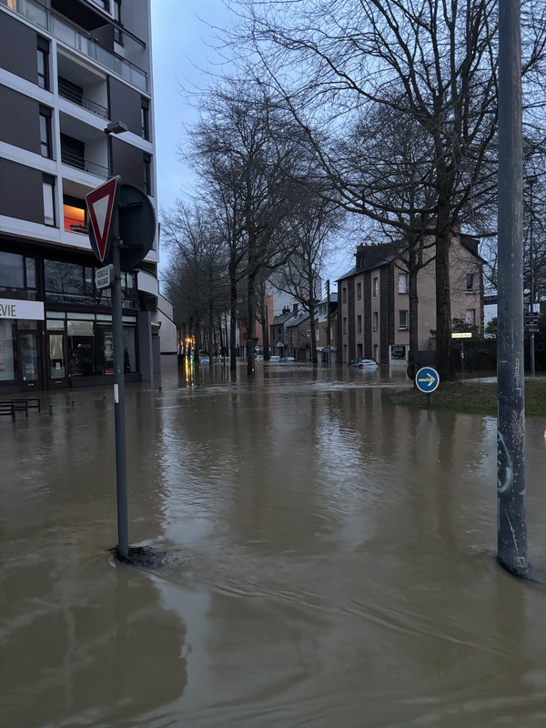 Tempête Herminia : à Rennes, la crue de la Vilaine provoque inondations et évacuations