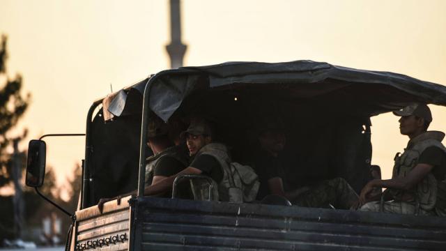 Un car de l'armée turque visé par une bombe, 3 morts
