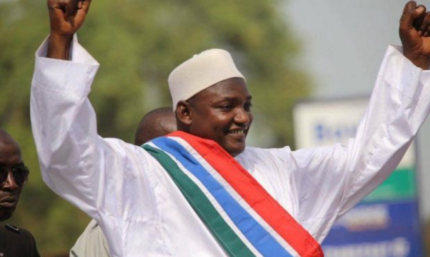 Gambie: L'opposant Barrow l'emporte sur Jammeh avec plus de 45% des voix