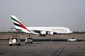 Airbus: le premier A380 équipé de moteurs Rolls-Royce livré à Emirates