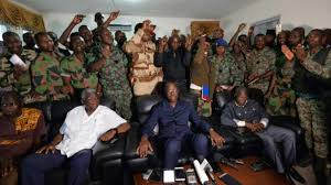 Côte d'Ivoire: les militaires mutins dispersent des manifestants avant l'arrivée du ministre