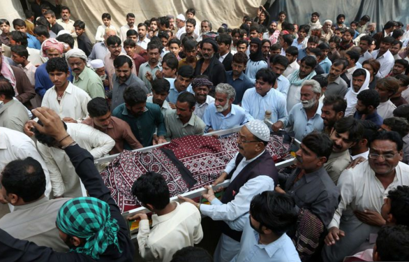 L'attentat suicide dans un temple au Pakistan a fait 83 morts