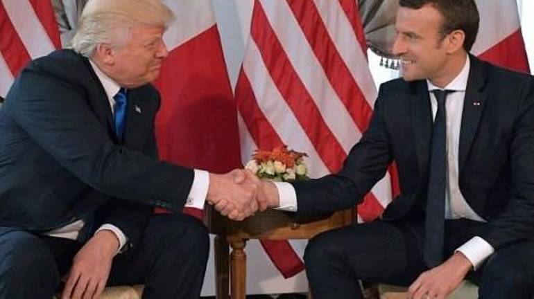 Compliments et discussions serrées entre Macron et Trump